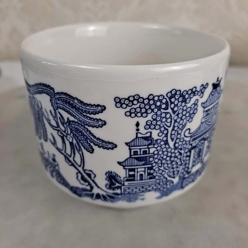 Vintage Set of 4 Churchill Blue Willow Coffee Cups and Saucers Made in England